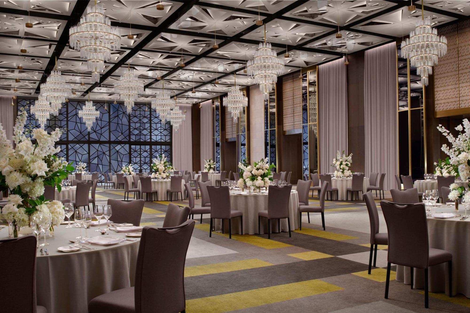 The Ritz-Carlton, Melbourne Hotel Exterior photo