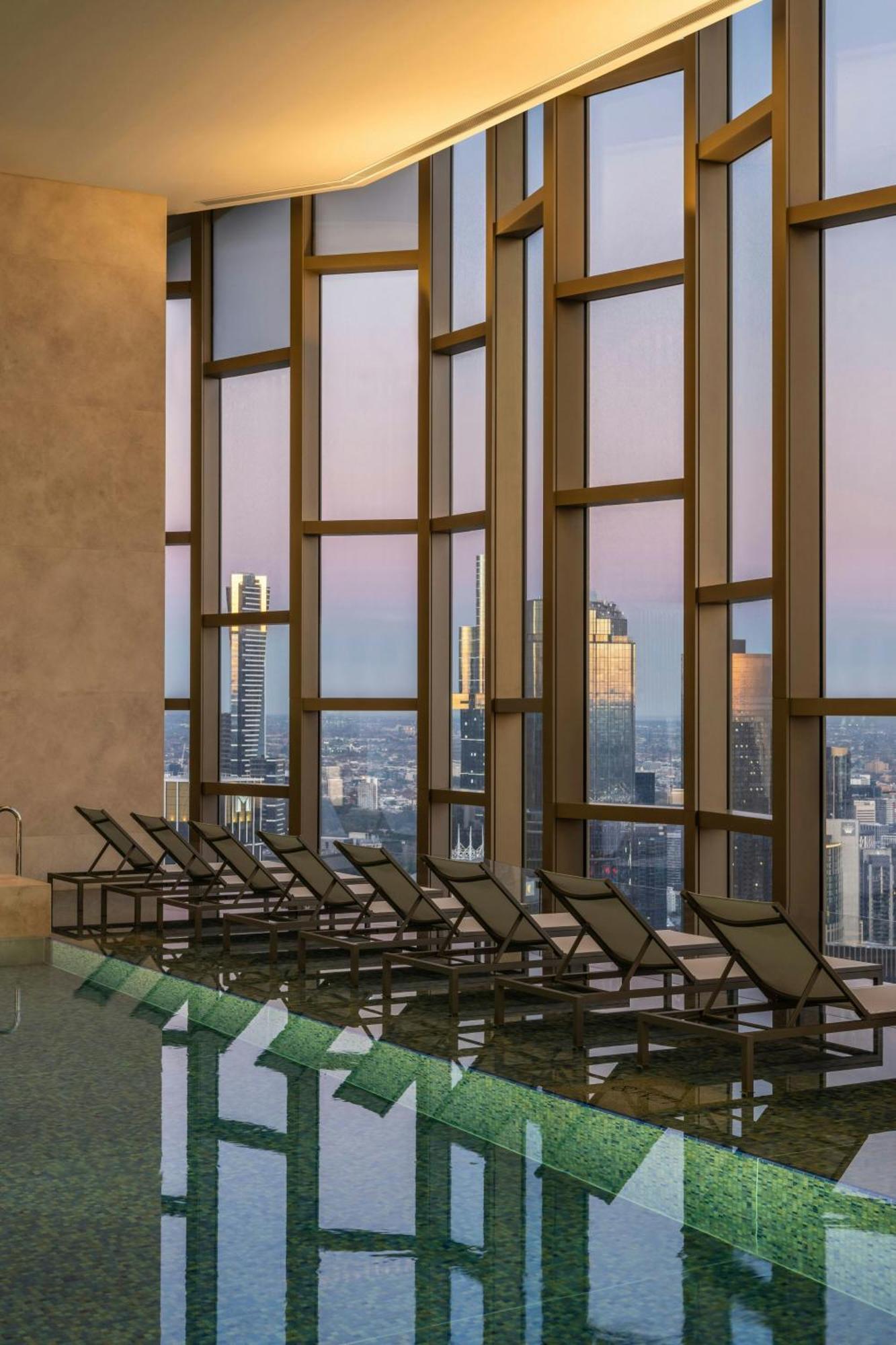 The Ritz-Carlton, Melbourne Hotel Exterior photo